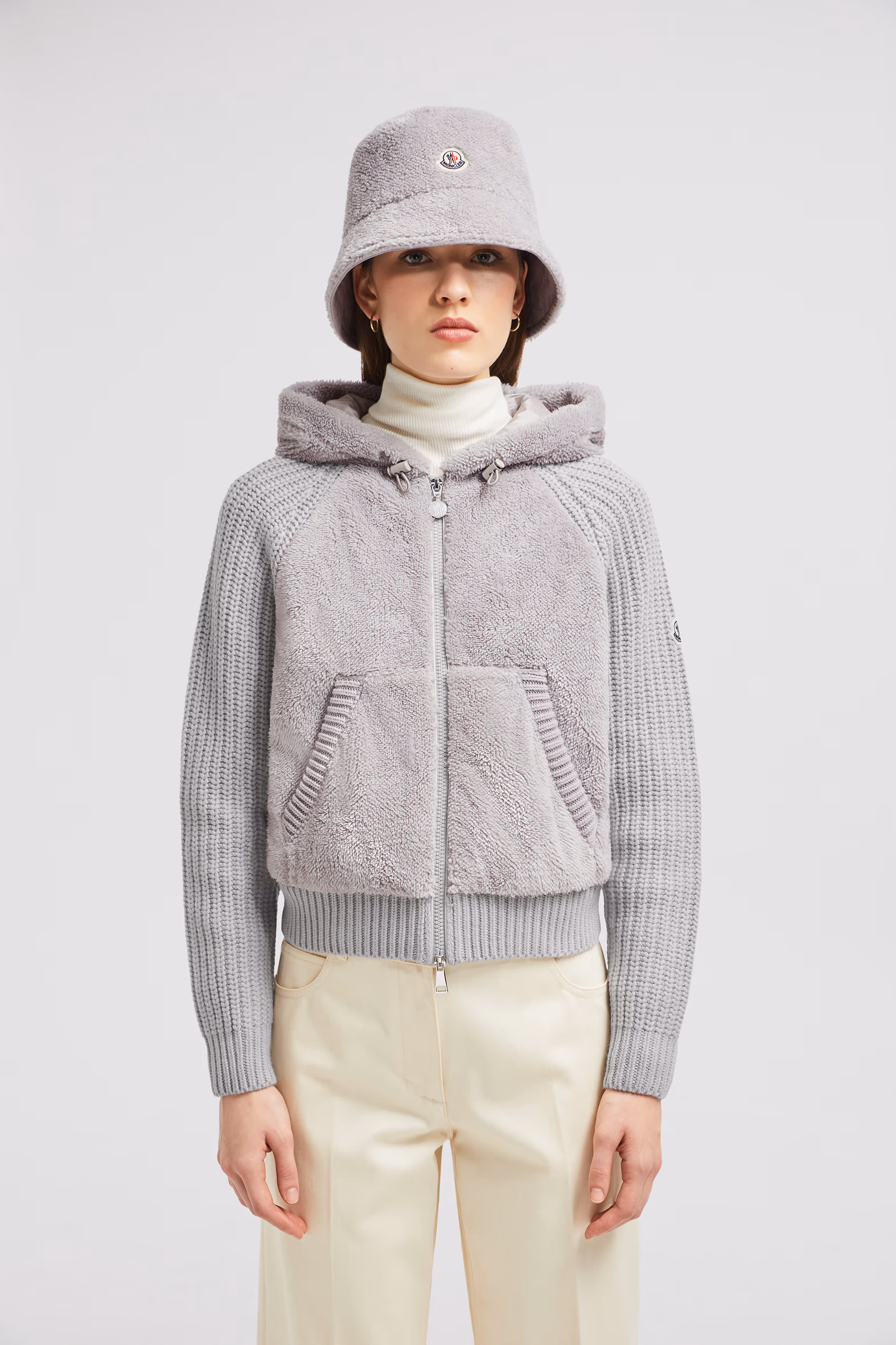 Cárdigan con capucha y cremallera acolchado de lana y efecto peluche Mujer Gris Moncler 0